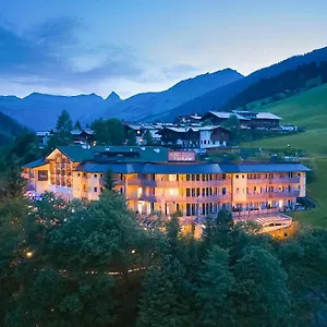 Residenz Hochalm - In - Out **** Saalbach-Hinterglemm